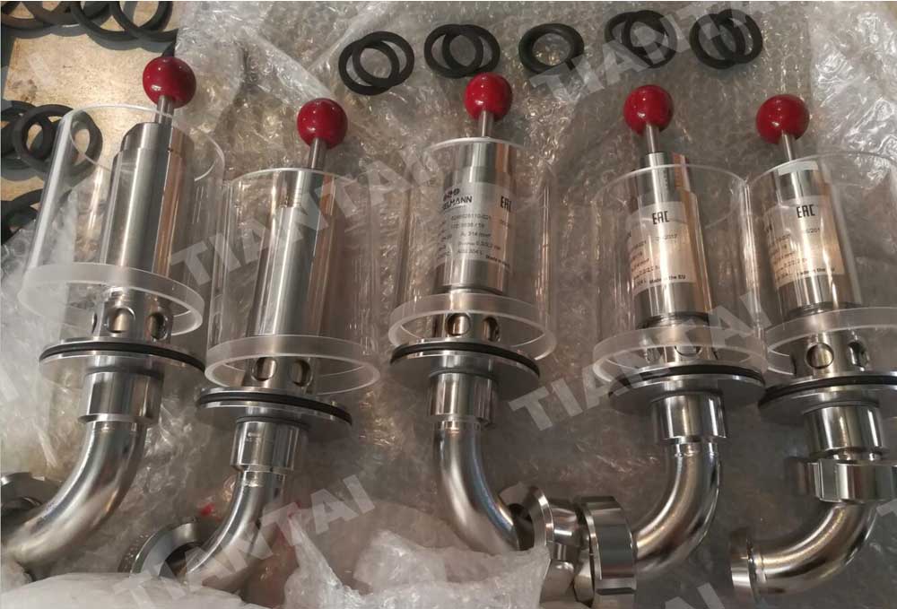 <b>Safety valve and bung valve</b>